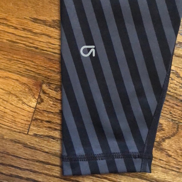 GapFit GFast Contrast Stripe Leggings Size xs - Picture 4 of 5